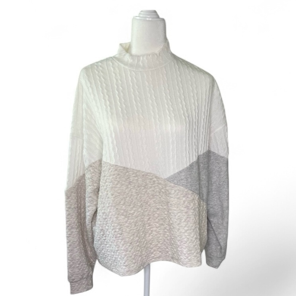 BKE Cream and Gray Mock Turtleneck Sweater/Sweatshirt